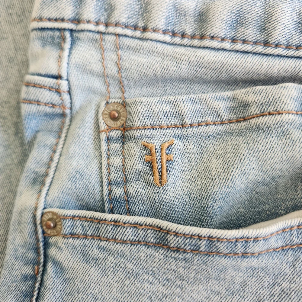 Frye Cropped High-Rise Denim Jeans In Stevie Wash Sz 12 - Picture 2 of 11